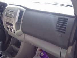 2006 TOYOTA TACOMA, SILVER, SR5 MODEL, CREW CAB, 4.0L, ATM 2WD.  Z25215
